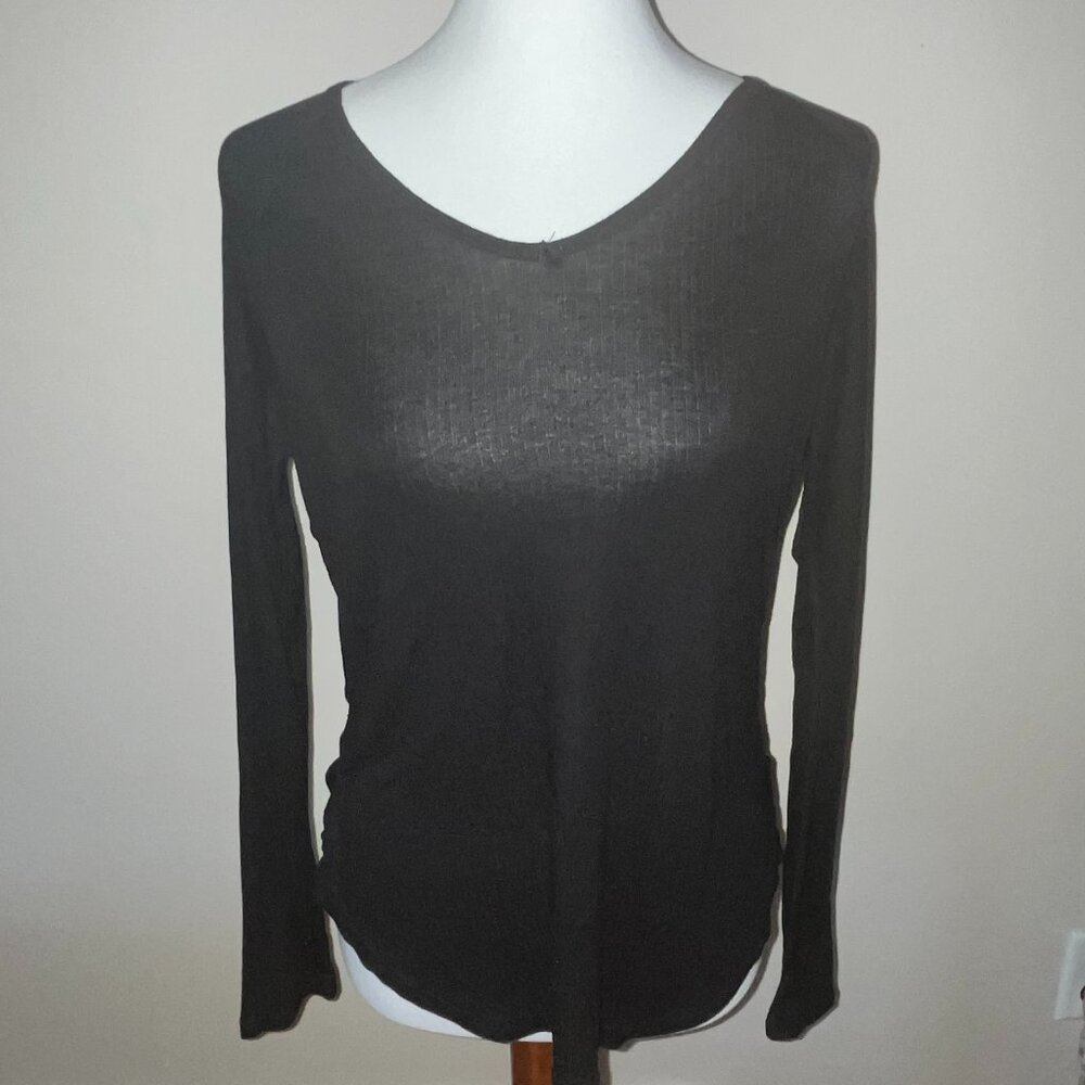 Wander Plain Black Long Sleeve